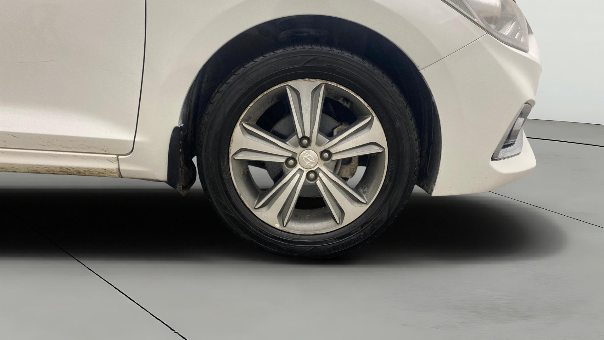 View 2019 Hyundai Verna 1.6 VTVT SX (O) AT Image 42 Used 2019 Hyundai Verna 1.6 VTVT SX (O) AT Image 42