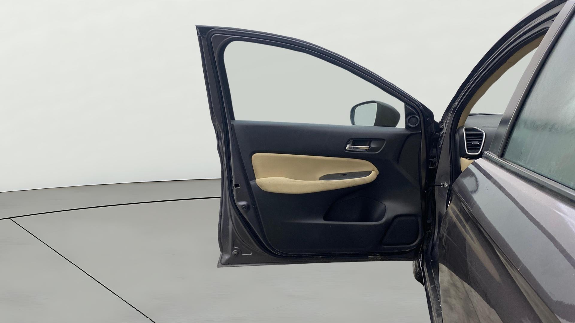 View 2021 Honda City ZX MT Diesel Anniversary Edition Image 33 Used 2021 Honda City ZX MT Diesel Anniversary Edition Image 33