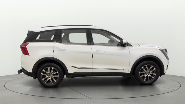 View Mahindra XUV700 Image 29 Used Mahindra XUV700 Image 29