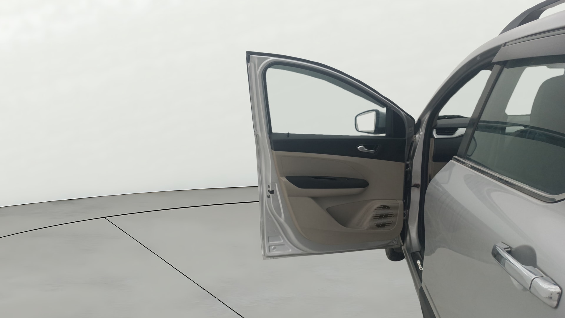 View 2020 Renault Triber RXZ AMT Image 38 Used 2020 Renault Triber RXZ AMT Image 38