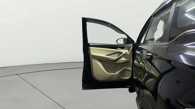 View MG Hector Image 38 Used MG Hector Image 38