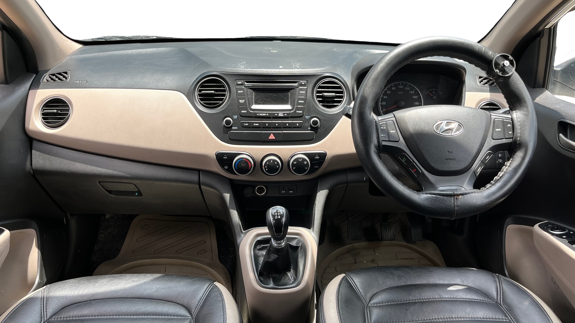View 2014 Hyundai Grand i10 1.1 Asta Diesel Image 15 Used 2014 Hyundai Grand i10 1.1 Asta Diesel Image 15
