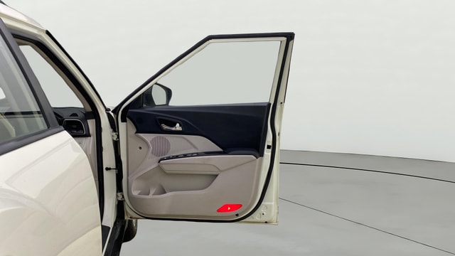 View Mahindra XUV300 Image 47 Used Mahindra XUV300 Image 47