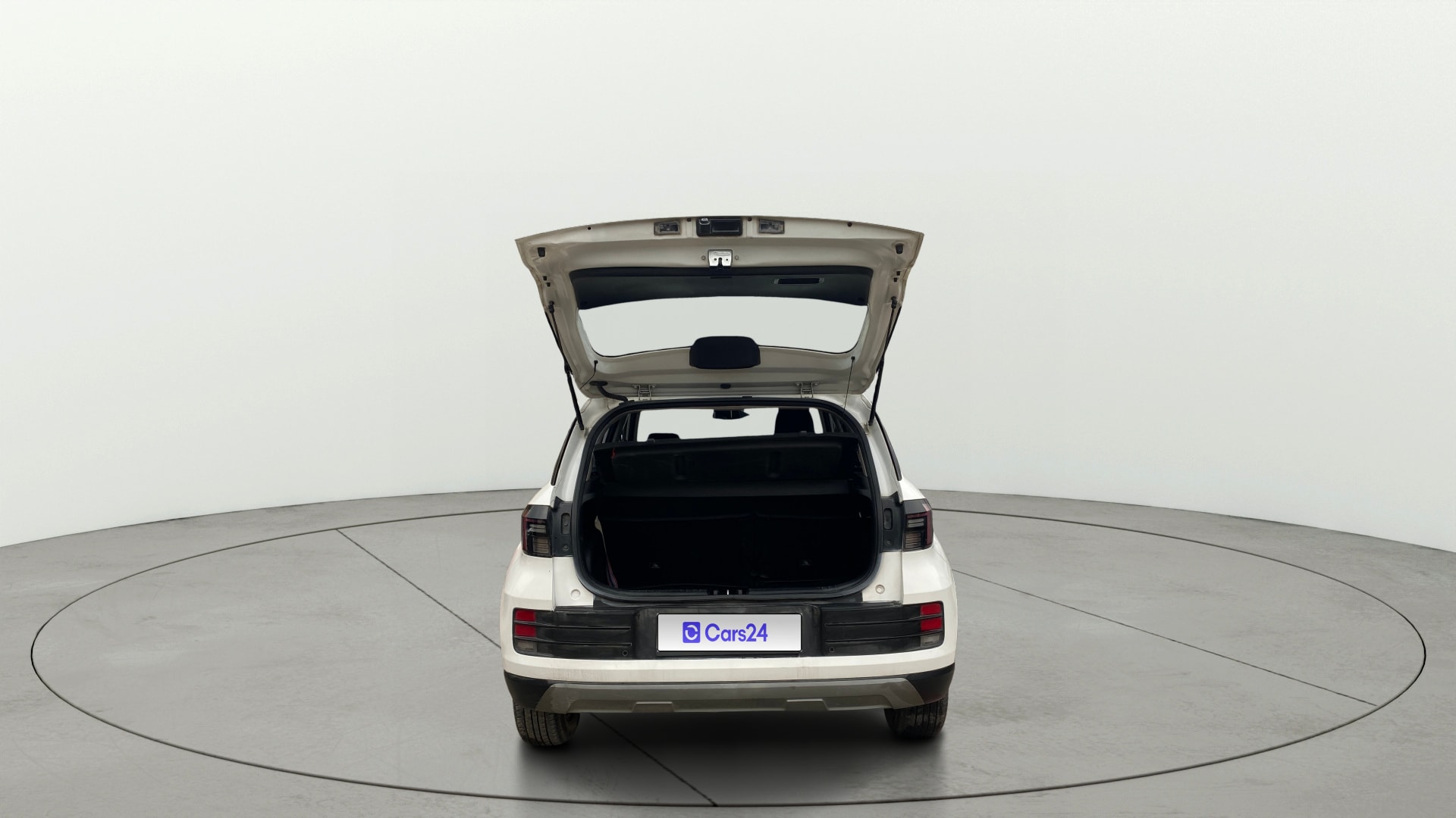 View 2023 Hyundai Venue SX 1.2 Petrol MT Image 16 Used 2023 Hyundai Venue SX 1.2 Petrol MT Image 16