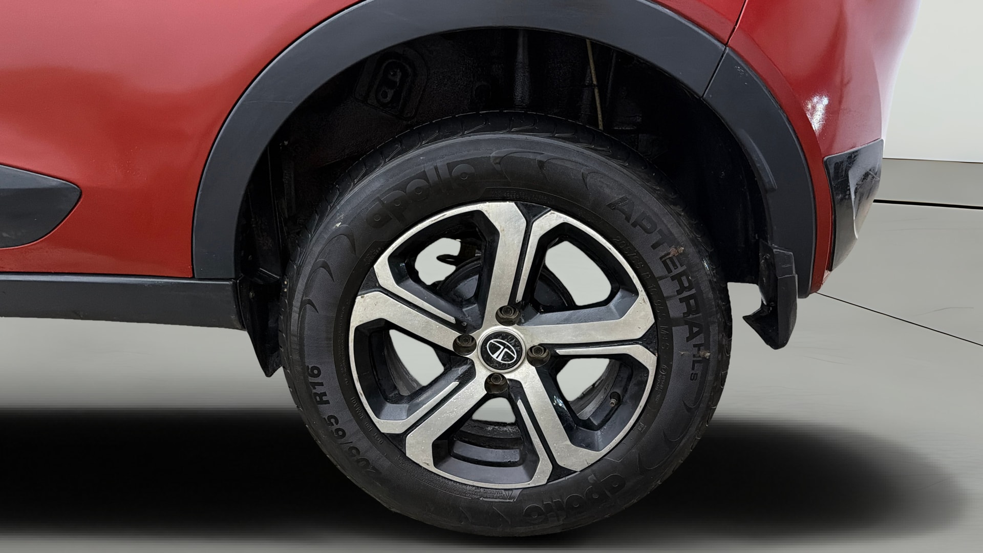 View 2018 Tata Nexon Revotron XM Image 11 Used 2018 Tata Nexon Revotron XM Image 11