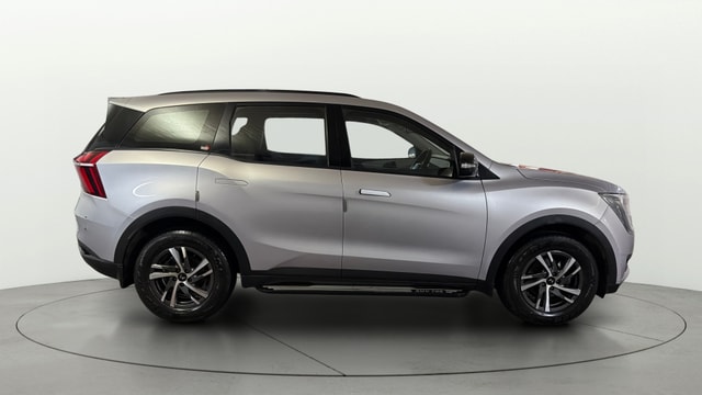View Mahindra XUV700 Image 28 Used Mahindra XUV700 Image 28