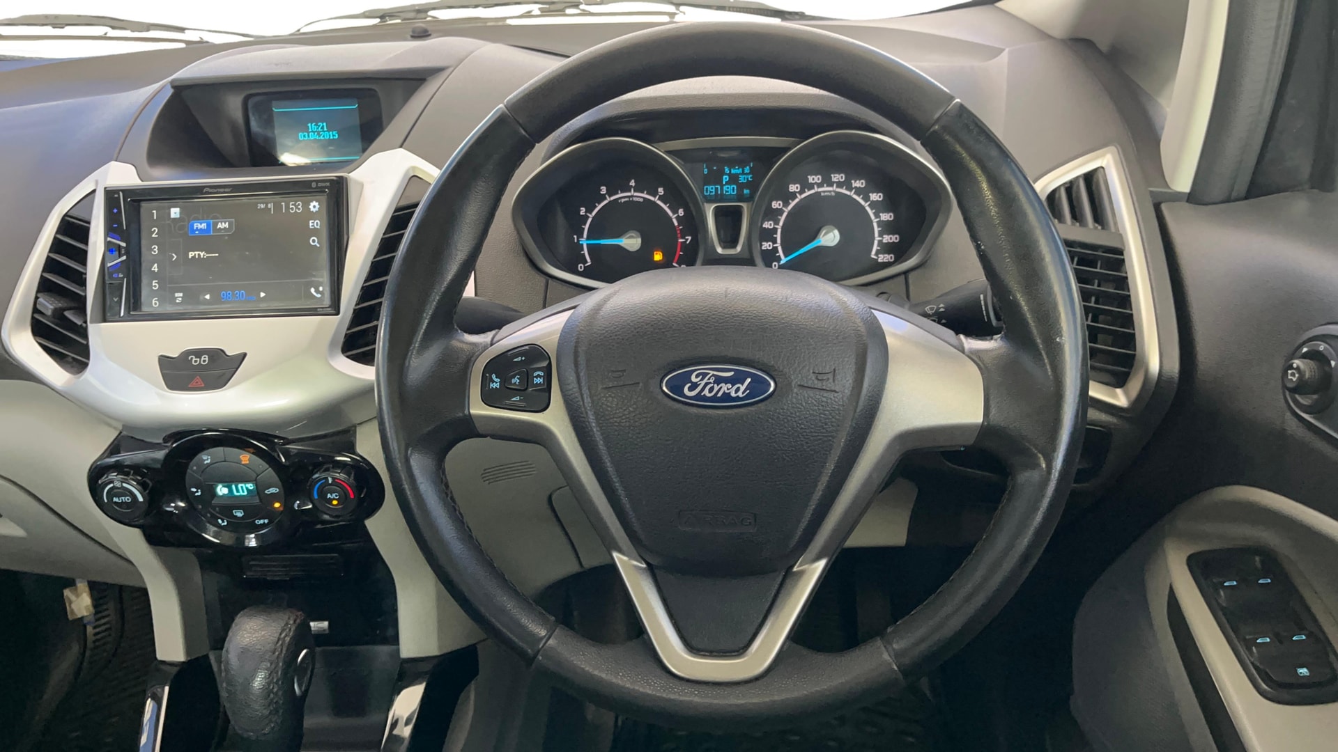 View 2015 Ford EcoSport 1.5 TDCi Diesel Ambiente BS IV Image 12 Used 2015 Ford EcoSport 1.5 TDCi Diesel Ambiente BS IV Image 12