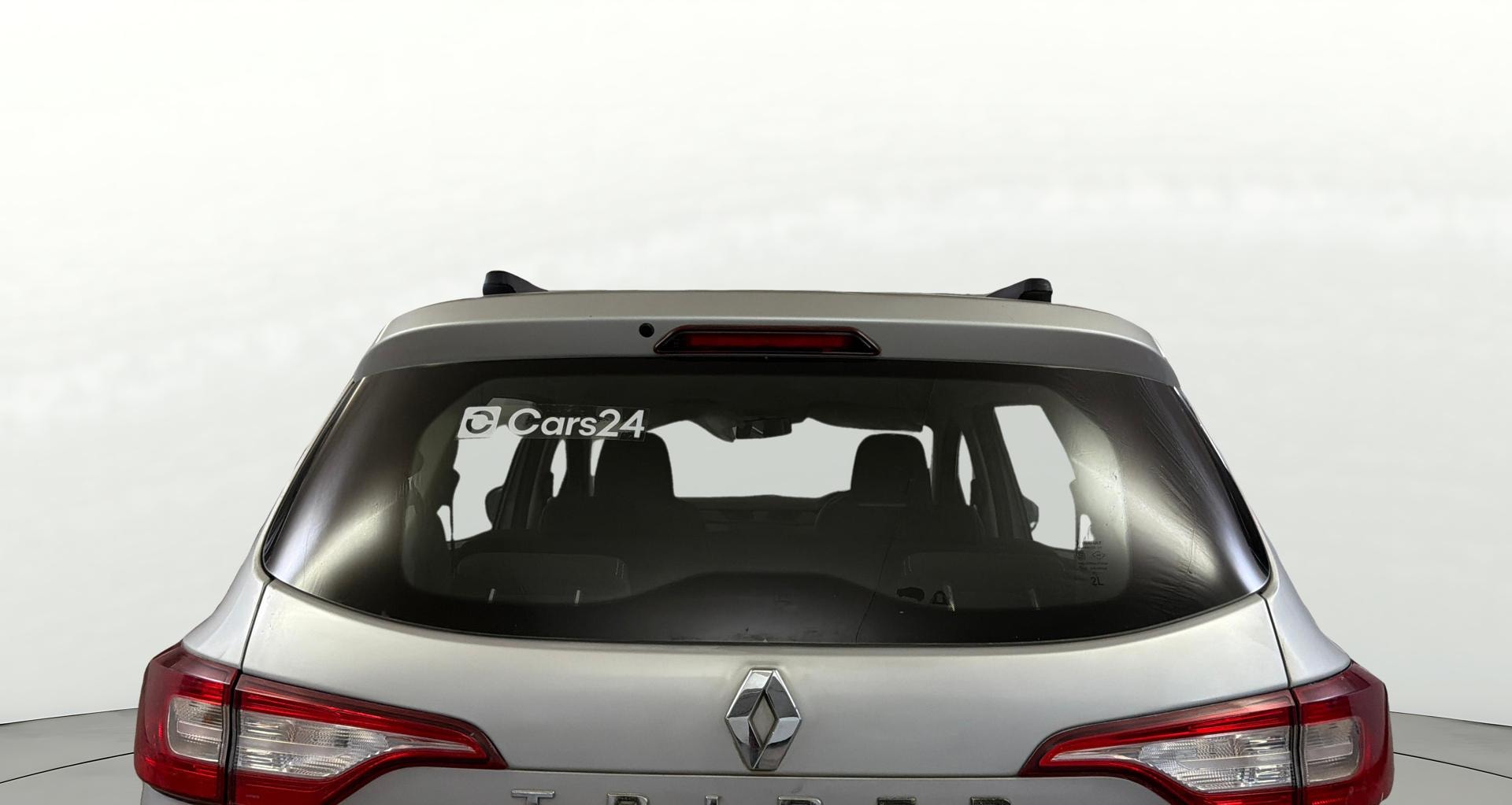View 2019 Renault Triber RXT Image 3 Used 2019 Renault Triber RXT Image 3