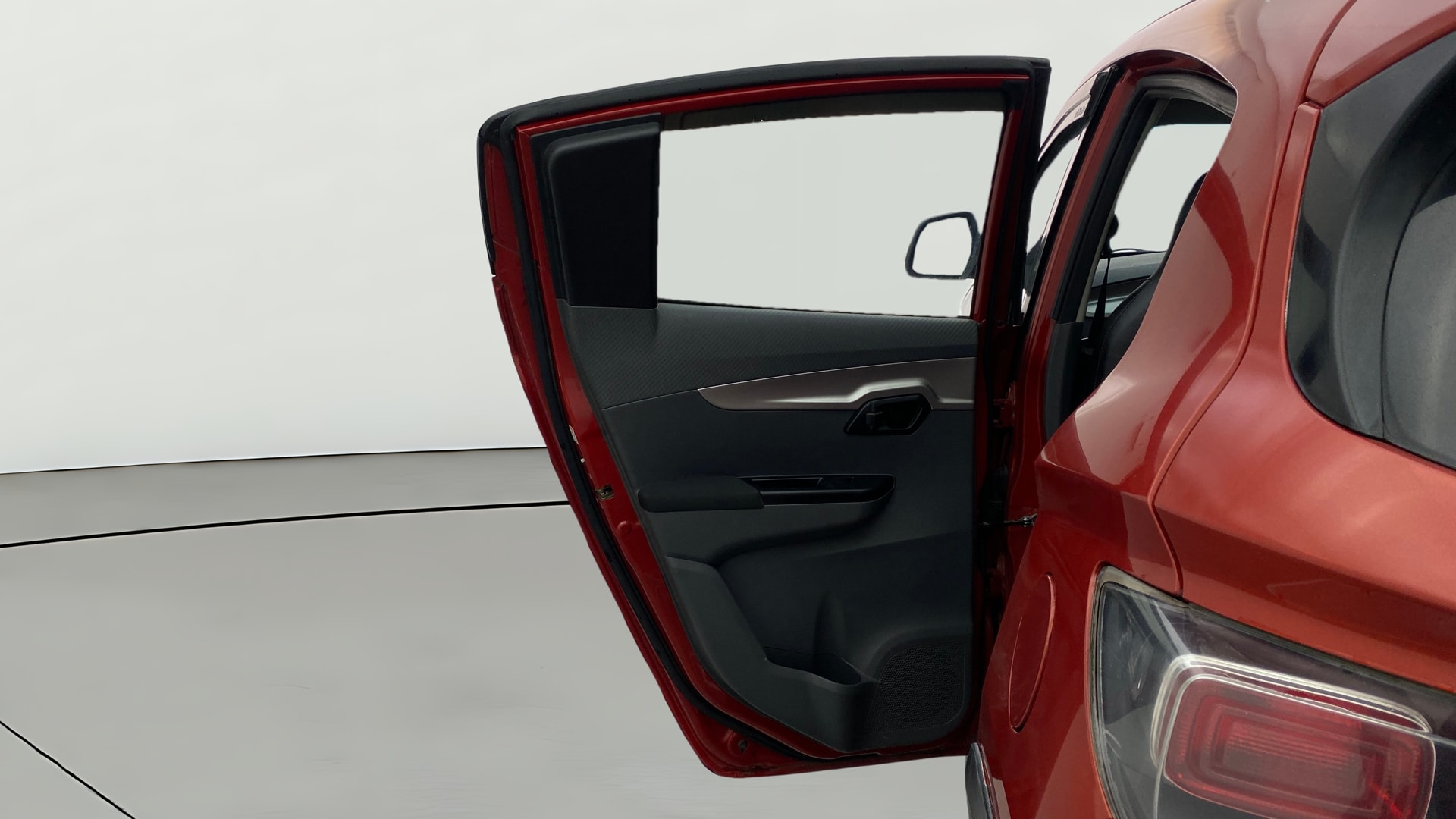 View 2018 Mahindra KUV100 K2 Petrol BS IV Image 22 Used 2018 Mahindra KUV100 K2 Petrol BS IV Image 22