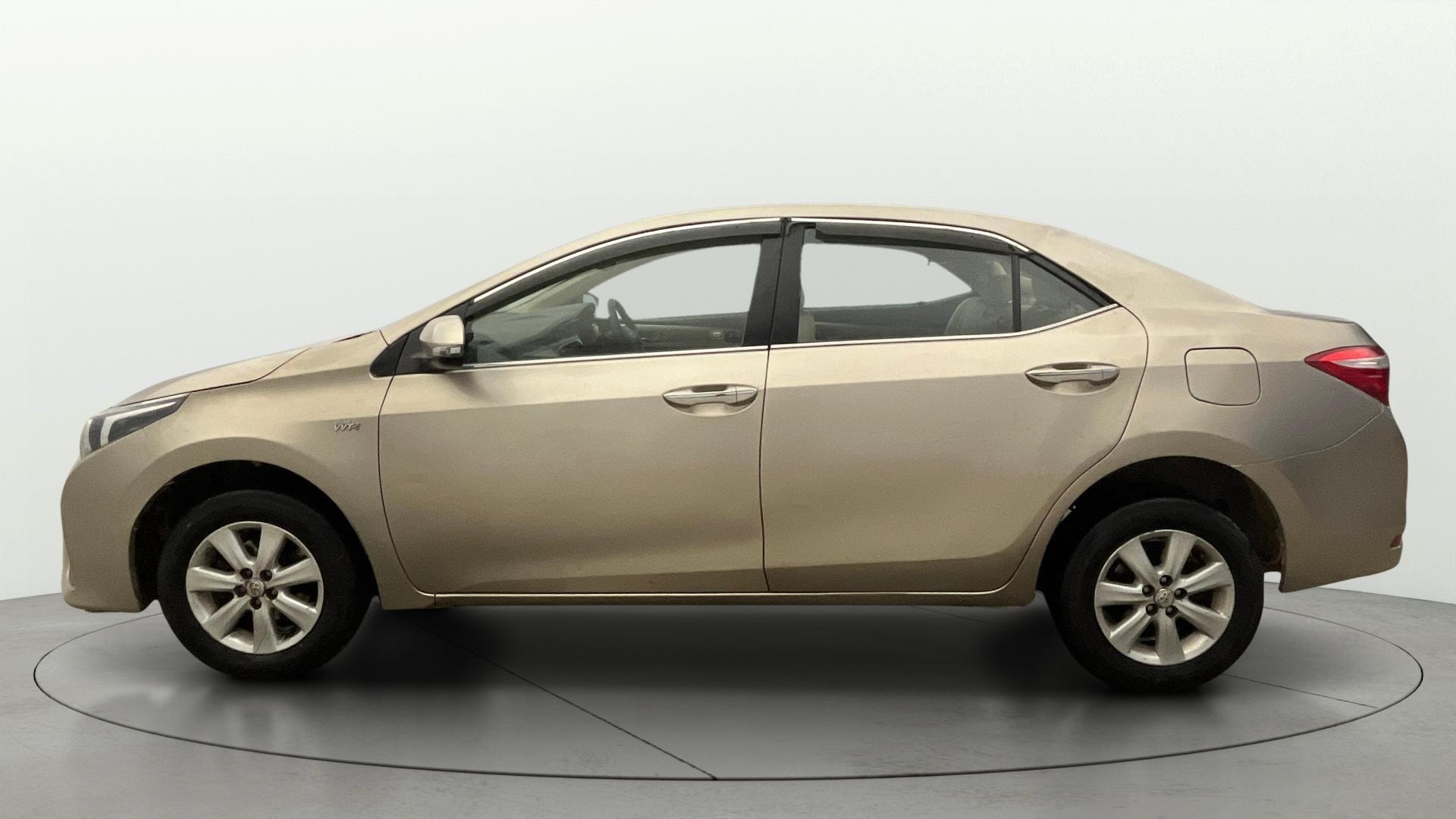 View 2014 Toyota Corolla Altis 1.8 G CVT Image 5 Used 2014 Toyota Corolla Altis 1.8 G CVT Image 5