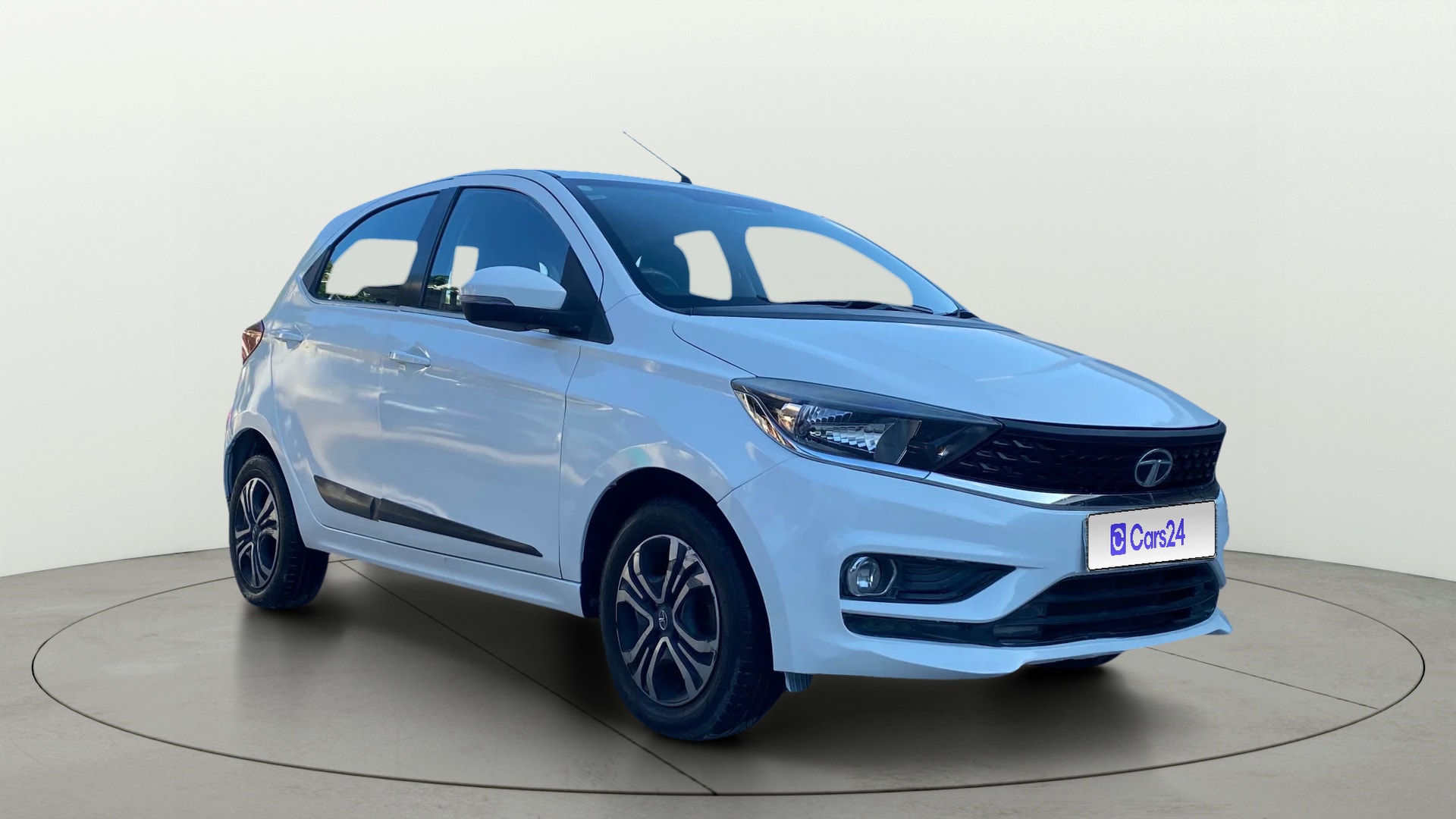 View 2020 Tata Tiago Revotorq XB Image 22 Used 2020 Tata Tiago Revotorq XB Image 22