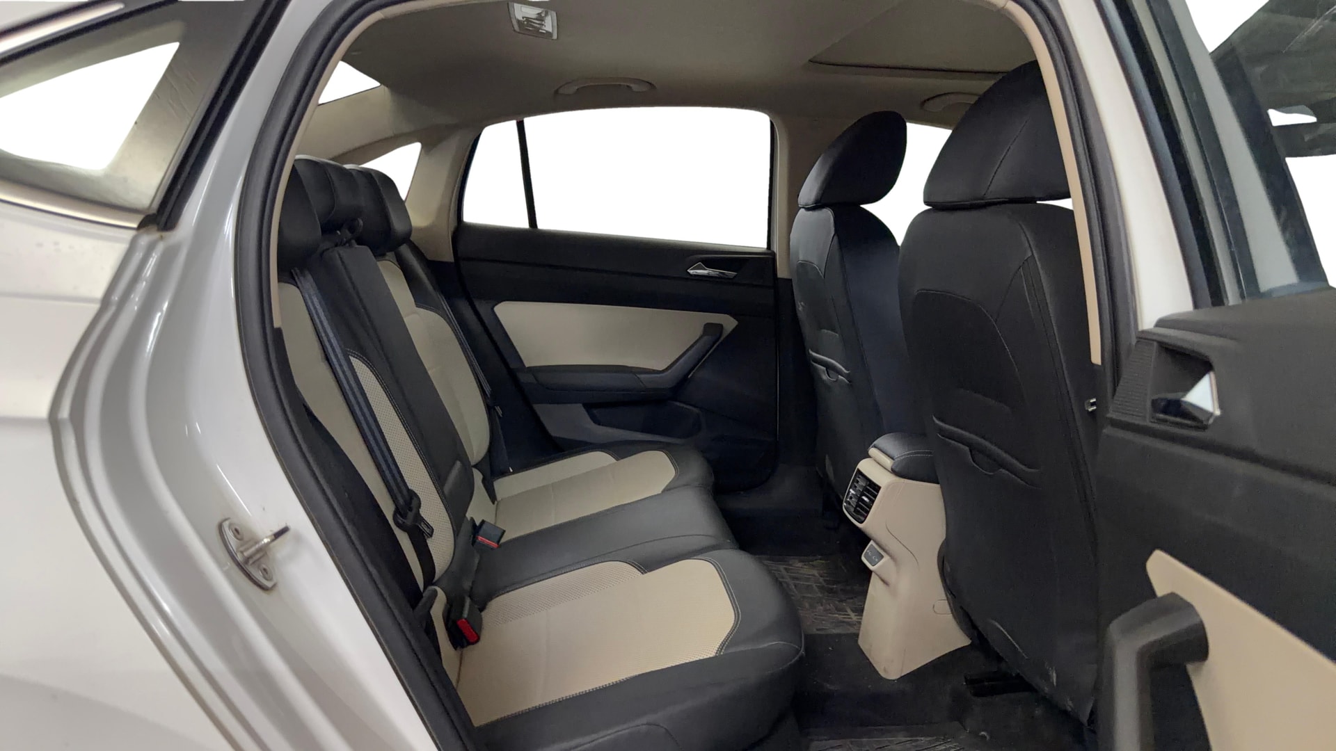 View 2022 Skoda Slavia Style 1.0 TSI MT Image 31 Used 2022 Skoda Slavia Style 1.0 TSI MT Image 31
