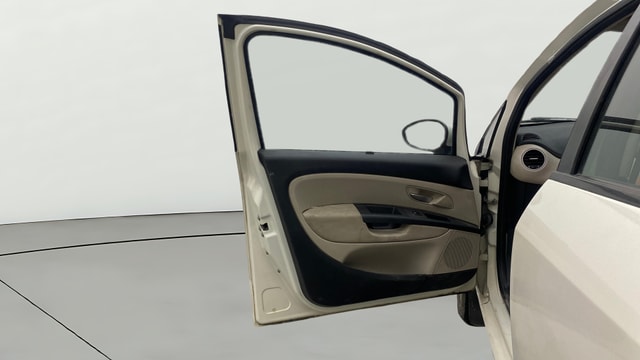 View Fiat Punto Evo Image 30 Used Fiat Punto Evo Image 30