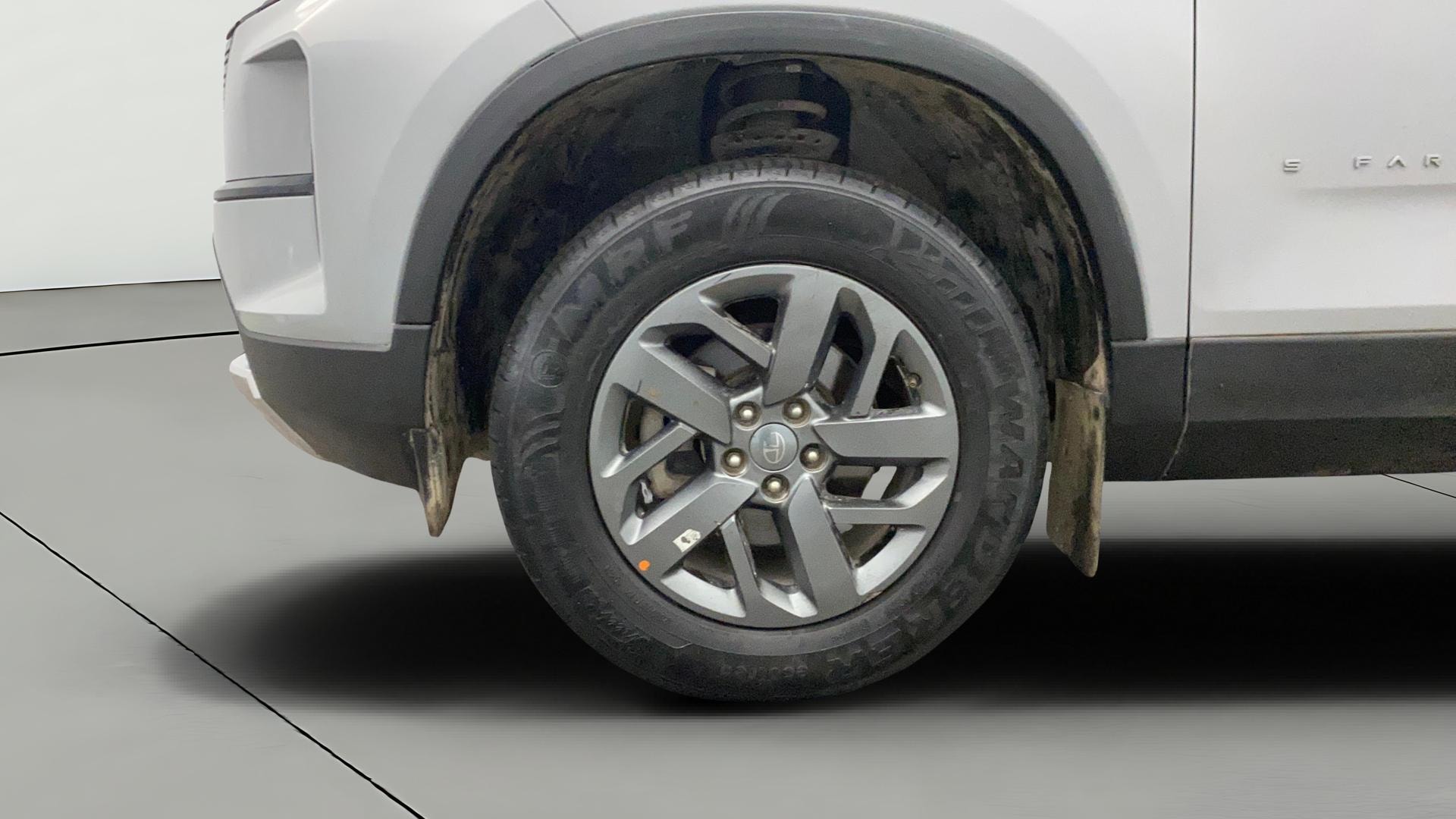 View 2024 Tata Safari Pure (O) Image 37 Used 2024 Tata Safari Pure (O) Image 37