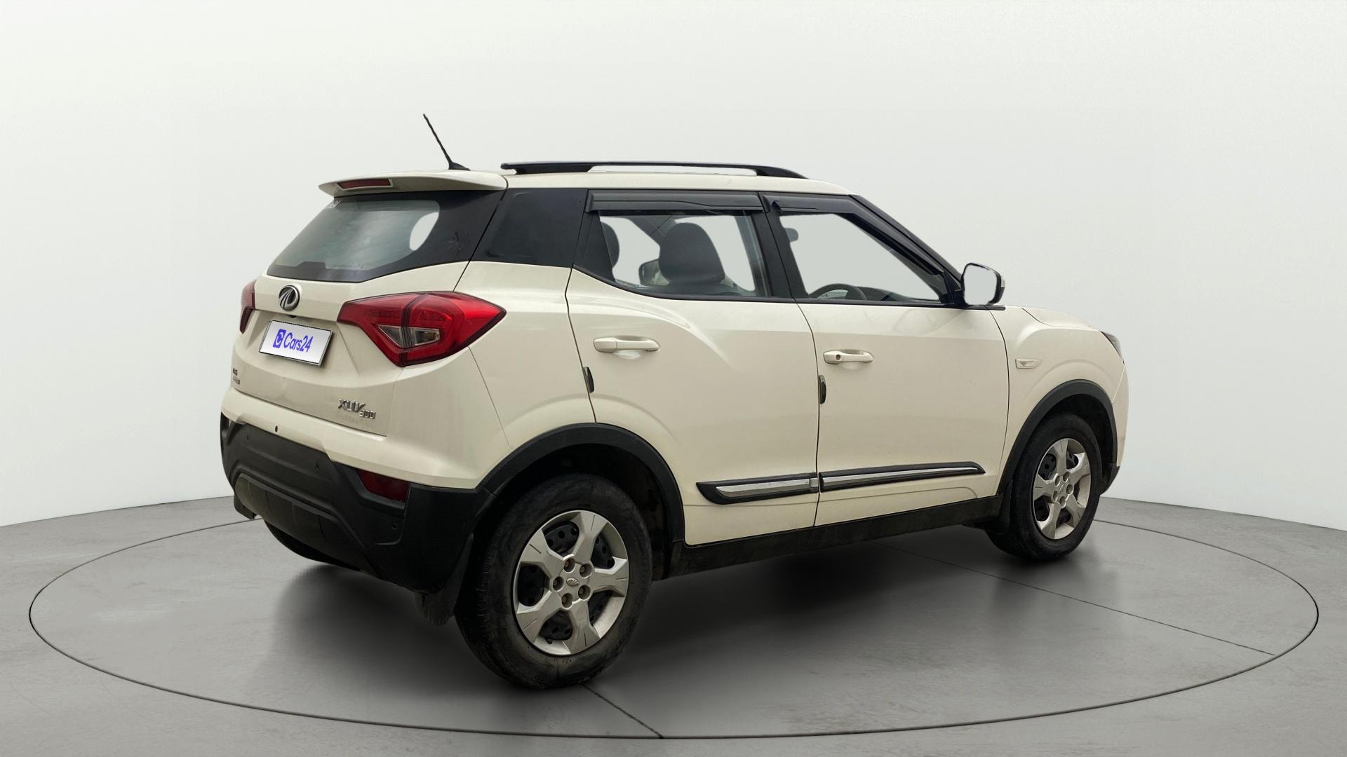 View 2021 Mahindra XUV300 W4 Petrol BS IV Image 43 Used 2021 Mahindra XUV300 W4 Petrol BS IV Image 43