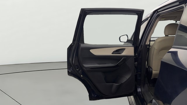 View Mahindra XUV700 Image 22 Used Mahindra XUV700 Image 22