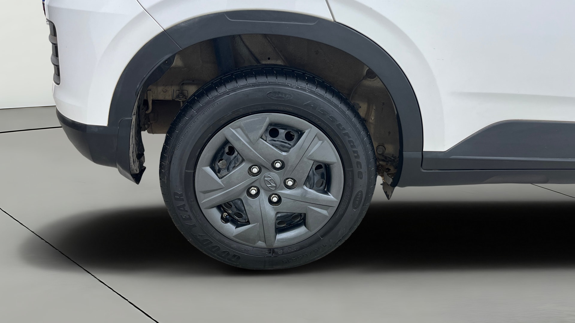 View 2024 Hyundai Venue S(O) Plus 1.2 Petrol MT Image 24 Used 2024 Hyundai Venue S(O) Plus 1.2 Petrol MT Image 24