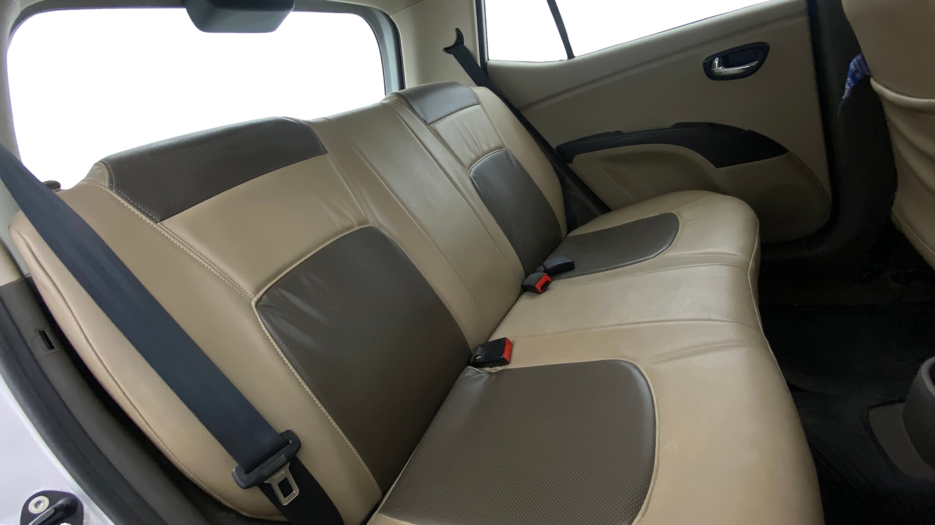 View 2014 Hyundai i10 1.2 Asta MT Image 28 Used 2014 Hyundai i10 1.2 Asta MT Image 28