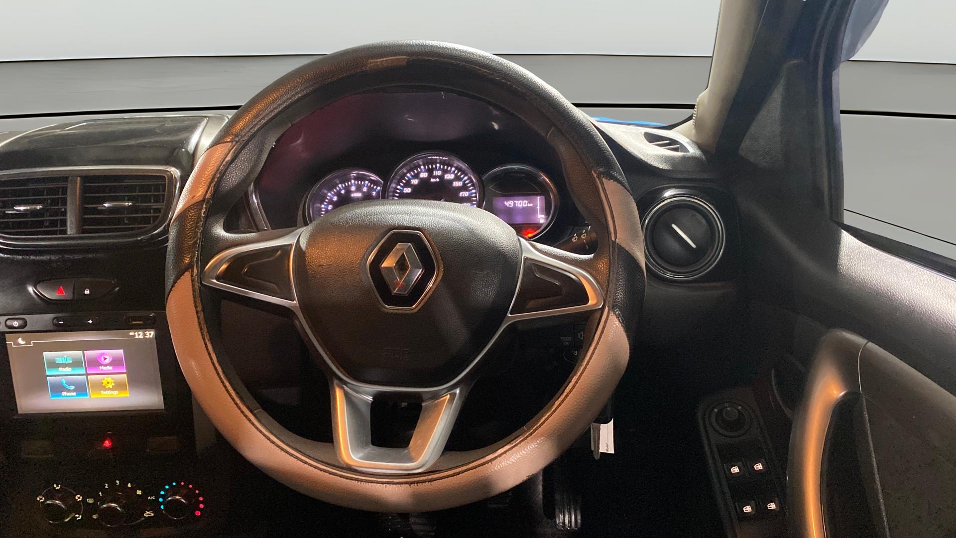 View 2020 Renault Duster Petrol RXS BS IV Image 20 Used 2020 Renault Duster Petrol RXS BS IV Image 20