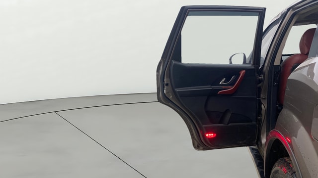 View Mahindra XUV500 Image 16 Used Mahindra XUV500 Image 16