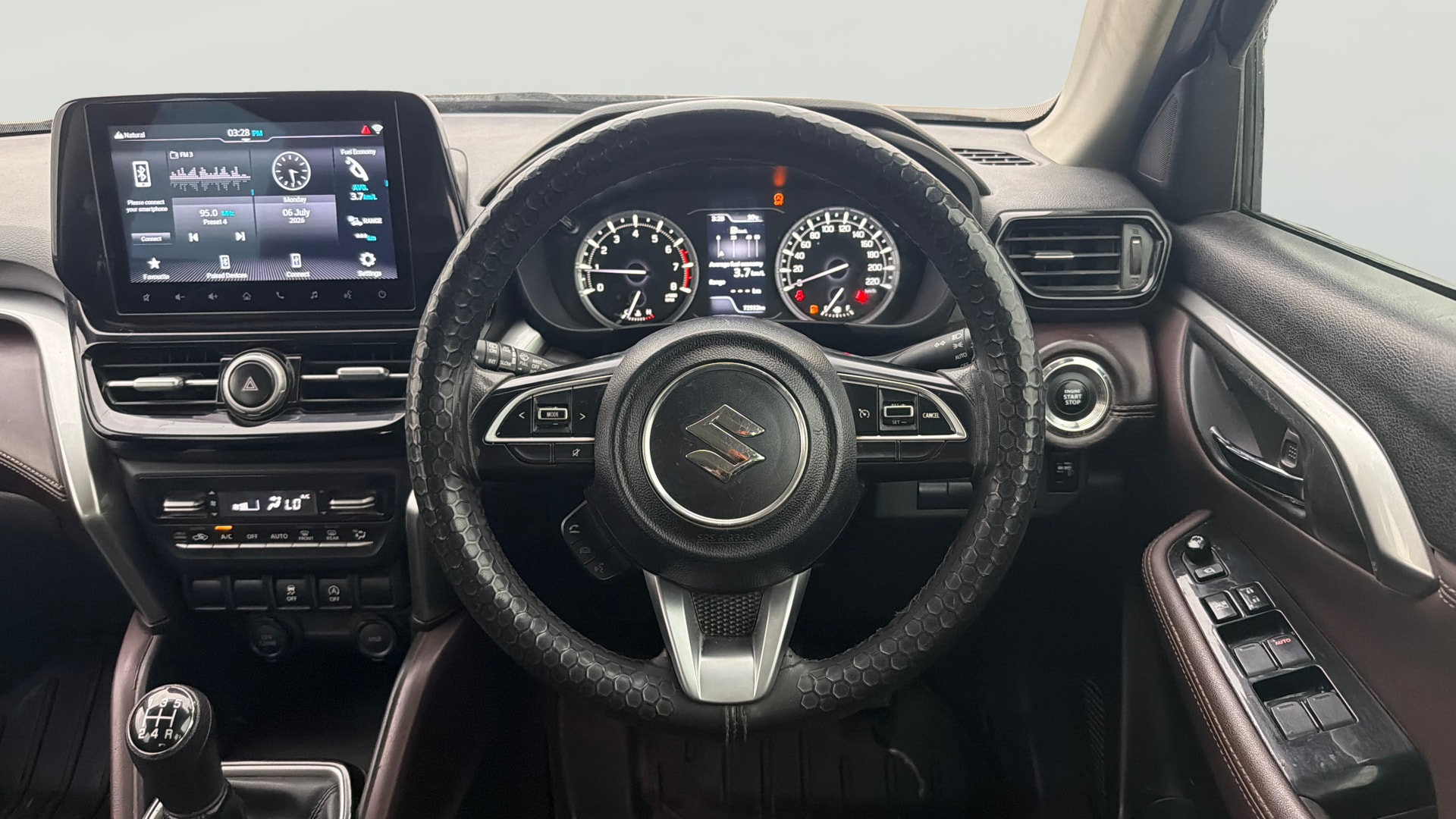 View 2022 Maruti Suzuki 1000 Base Variant Image 21 Used 2022 Maruti Suzuki 1000 Base Variant Image 21