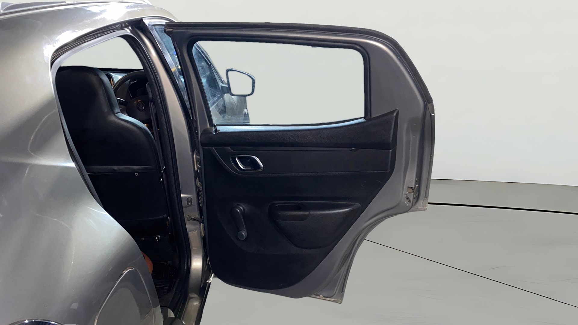 View 2019 Renault Kwid RXL 1.0 BS IV Image 7 Used 2019 Renault Kwid RXL 1.0 BS IV Image 7