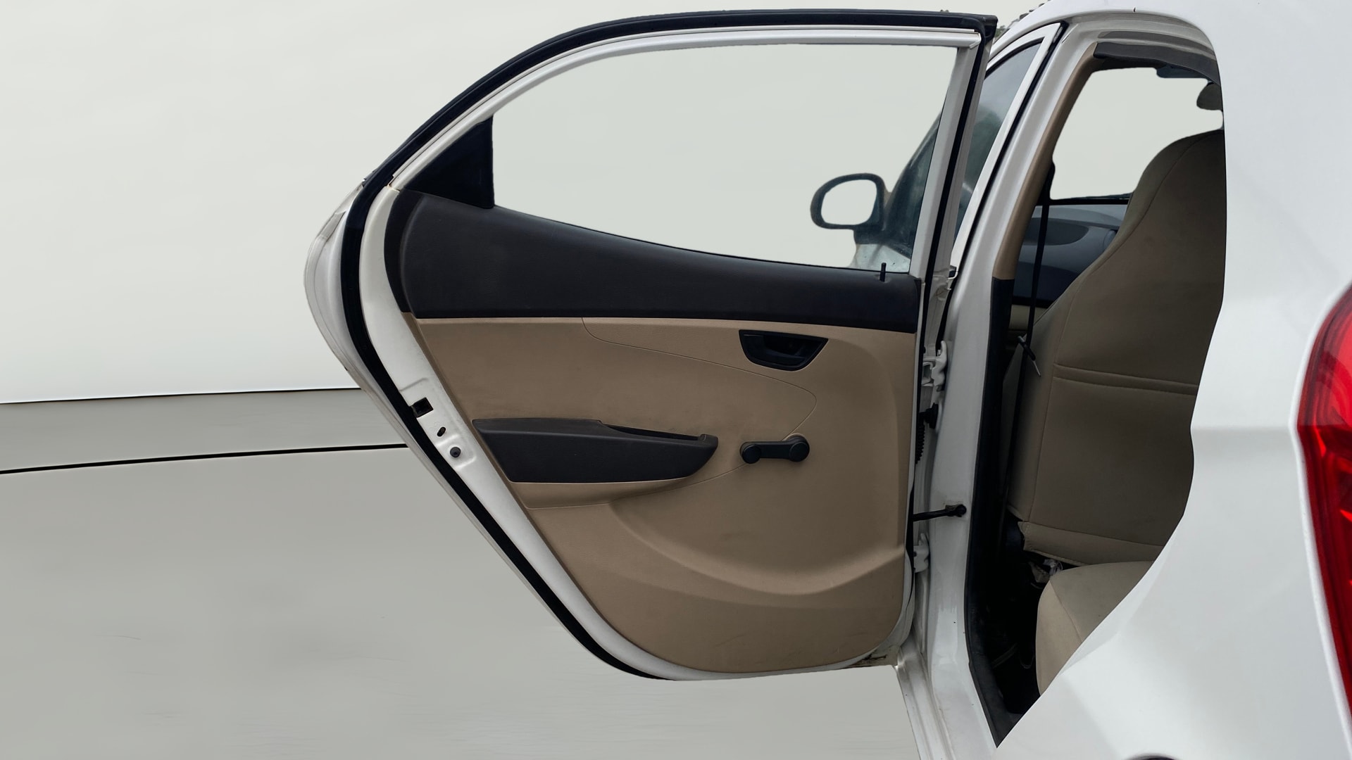 View 2015 Hyundai EON Era Plus Image 22 Used 2015 Hyundai EON Era Plus Image 22