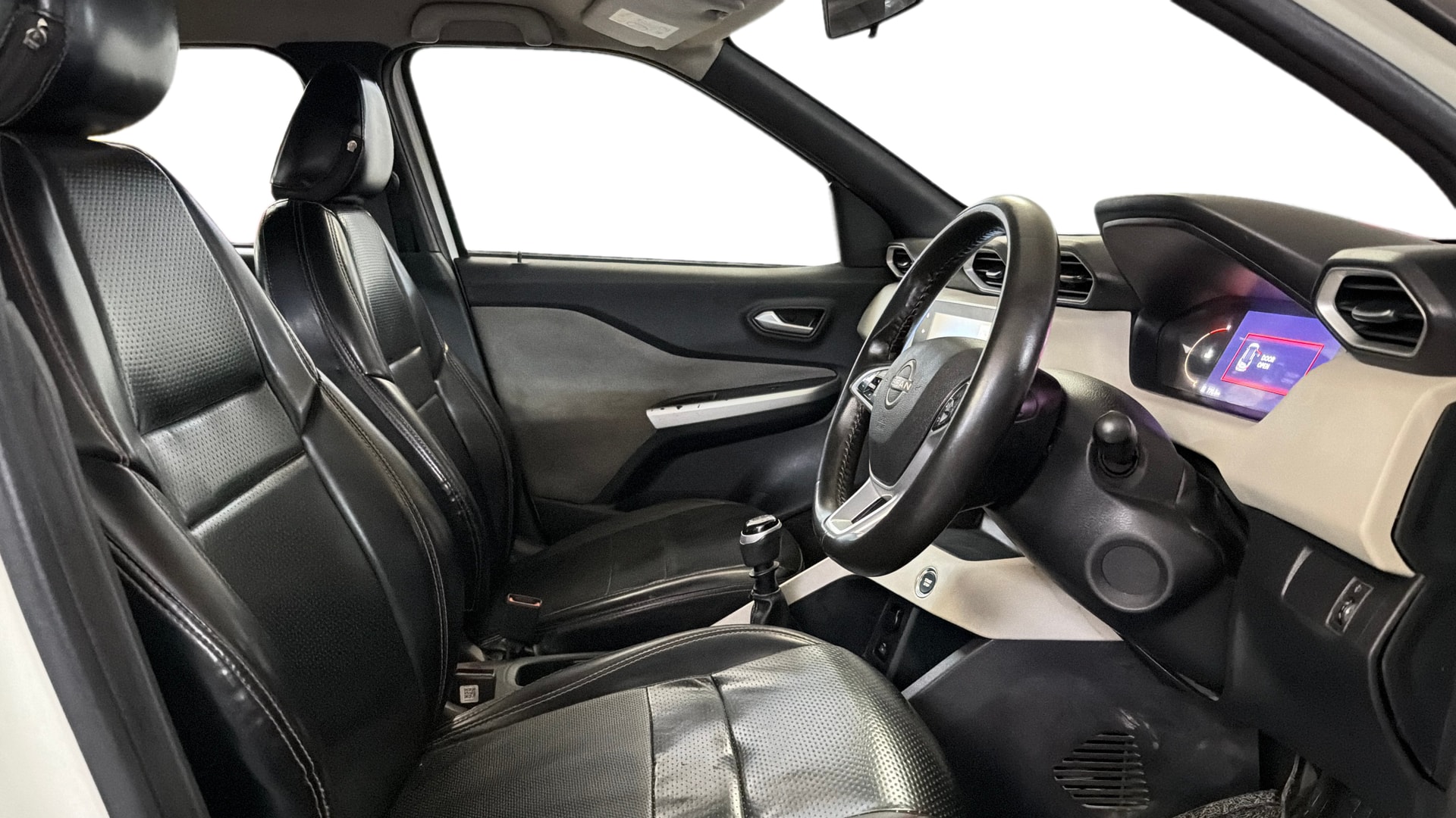 View 2022 Nissan Magnite XV Image 17 Used 2022 Nissan Magnite XV Image 17