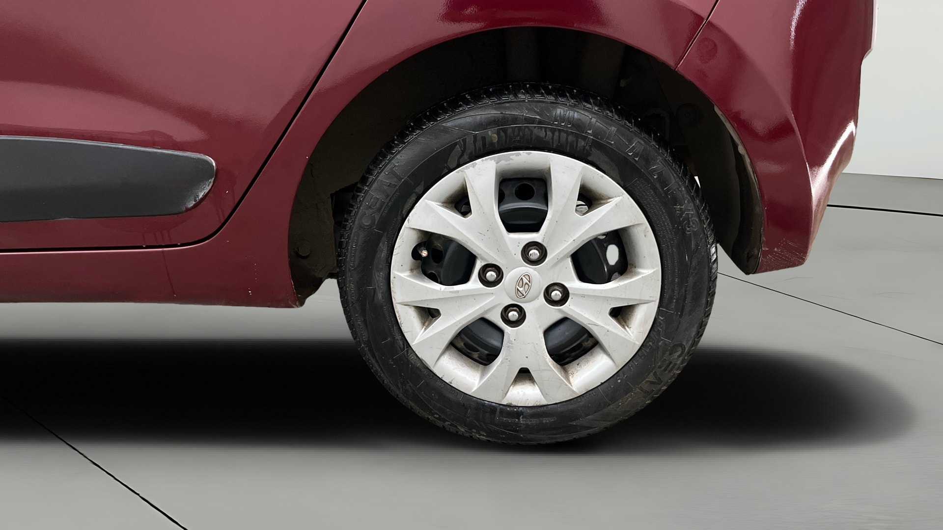 View 2014 Hyundai Grand i10 Sportz 1.2 Kappa Image 11 Used 2014 Hyundai Grand i10 Sportz 1.2 Kappa Image 11