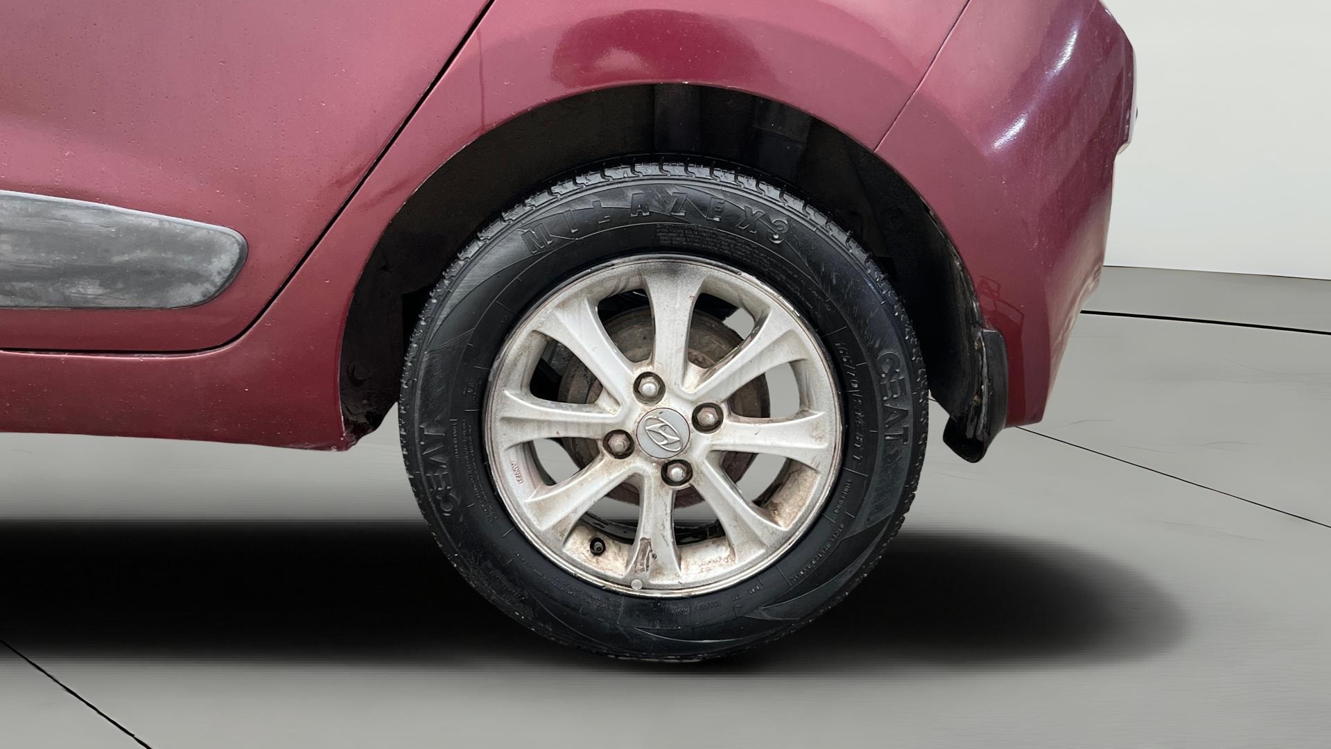 View 2014 Hyundai Grand i10 Asta AT 1.2 Kappa VTVT Image 7 Used 2014 Hyundai Grand i10 Asta AT 1.2 Kappa VTVT Image 7