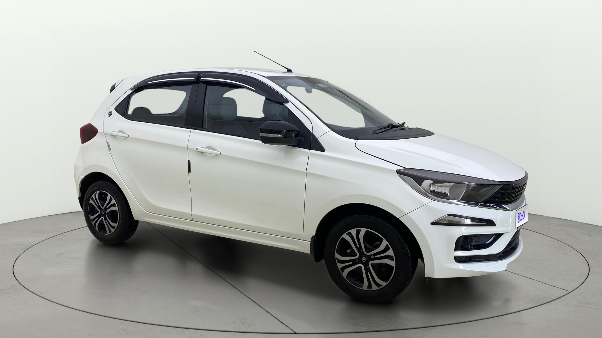 View 2024 Tata Tiago Revotorq XB Image 21 Used 2024 Tata Tiago Revotorq XB Image 21