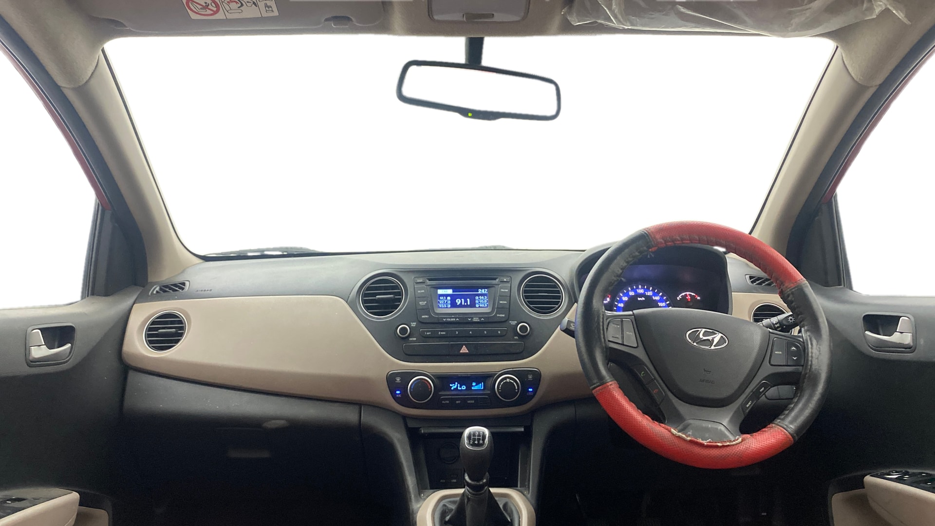 View 2014 Hyundai Xcent SX Petrol (O) Image 15 Used 2014 Hyundai Xcent SX Petrol (O) Image 15