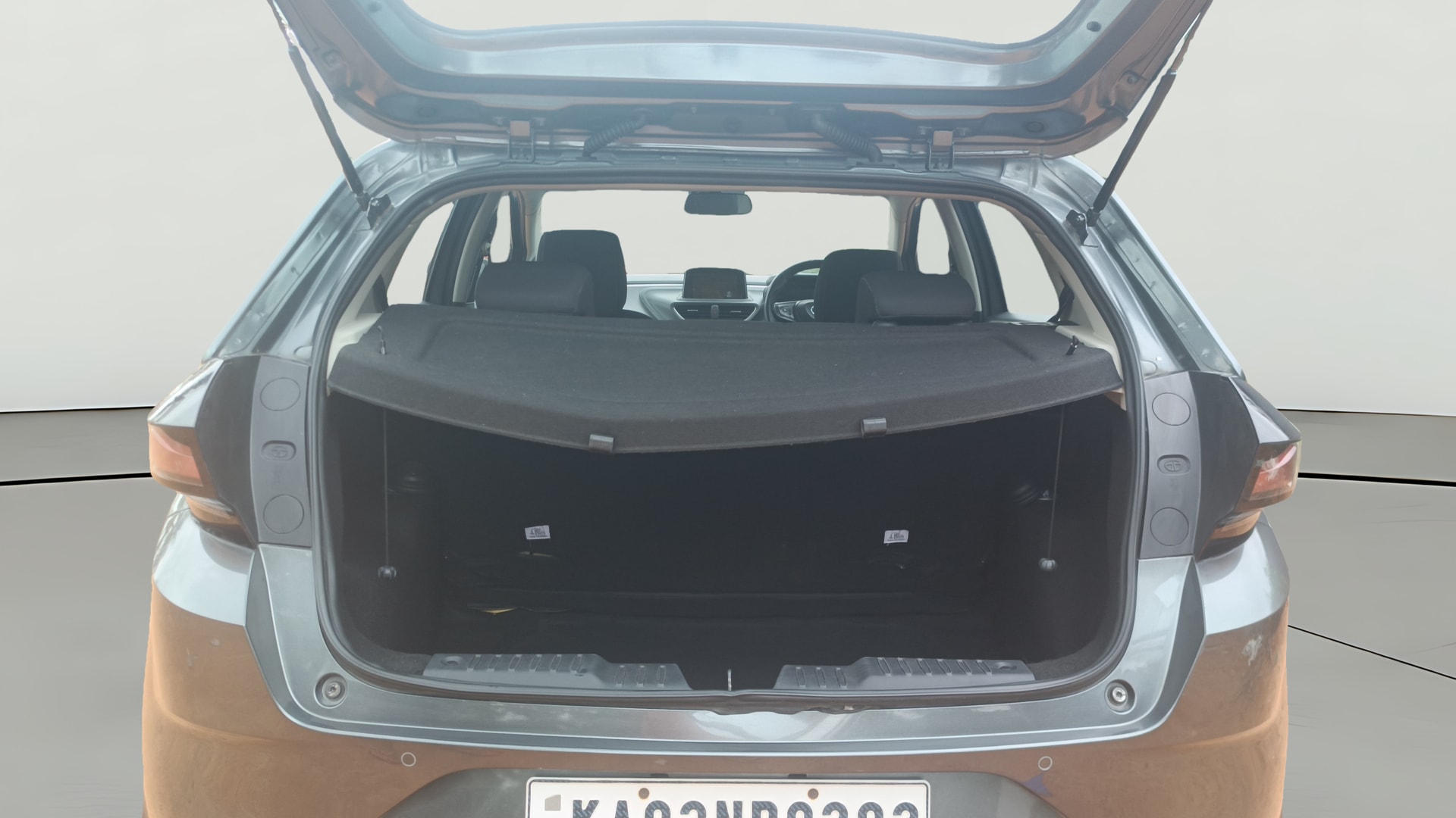 View 2023 Tata Altroz XZ Petrol Image 39 Used 2023 Tata Altroz XZ Petrol Image 39