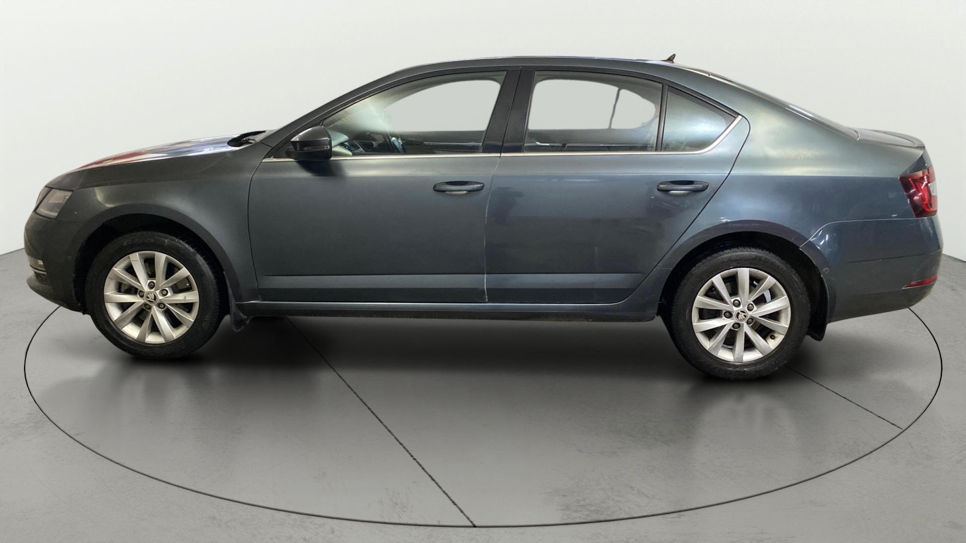 View 2018 Skoda Octavia 1.8 Style Plus TSI AT Image 6 Used 2018 Skoda Octavia 1.8 Style Plus TSI AT Image 6