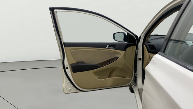 View Hyundai Fluidic Verna Image 31 Used Hyundai Fluidic Verna Image 31