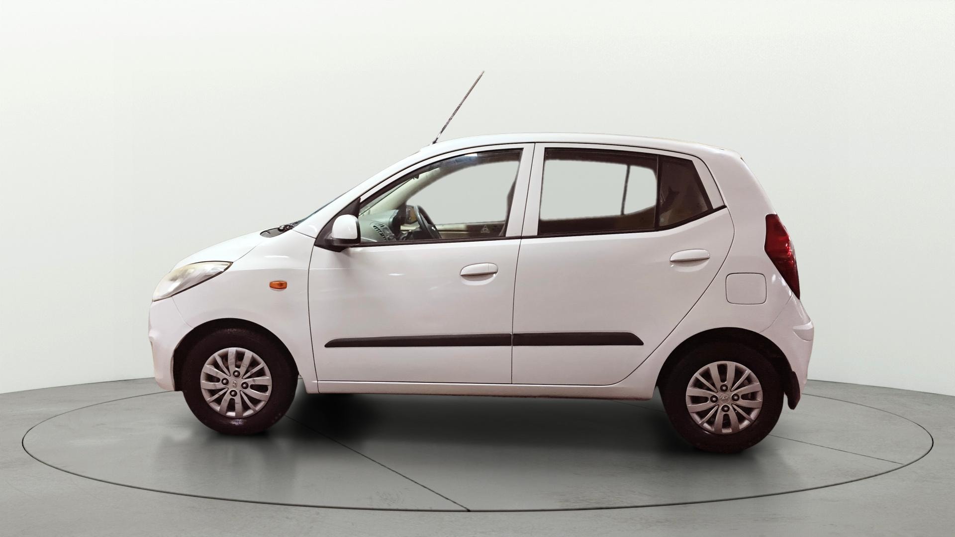 View 2015 Hyundai i10 1.2 Asta MT Image 5 Used 2015 Hyundai i10 1.2 Asta MT Image 5