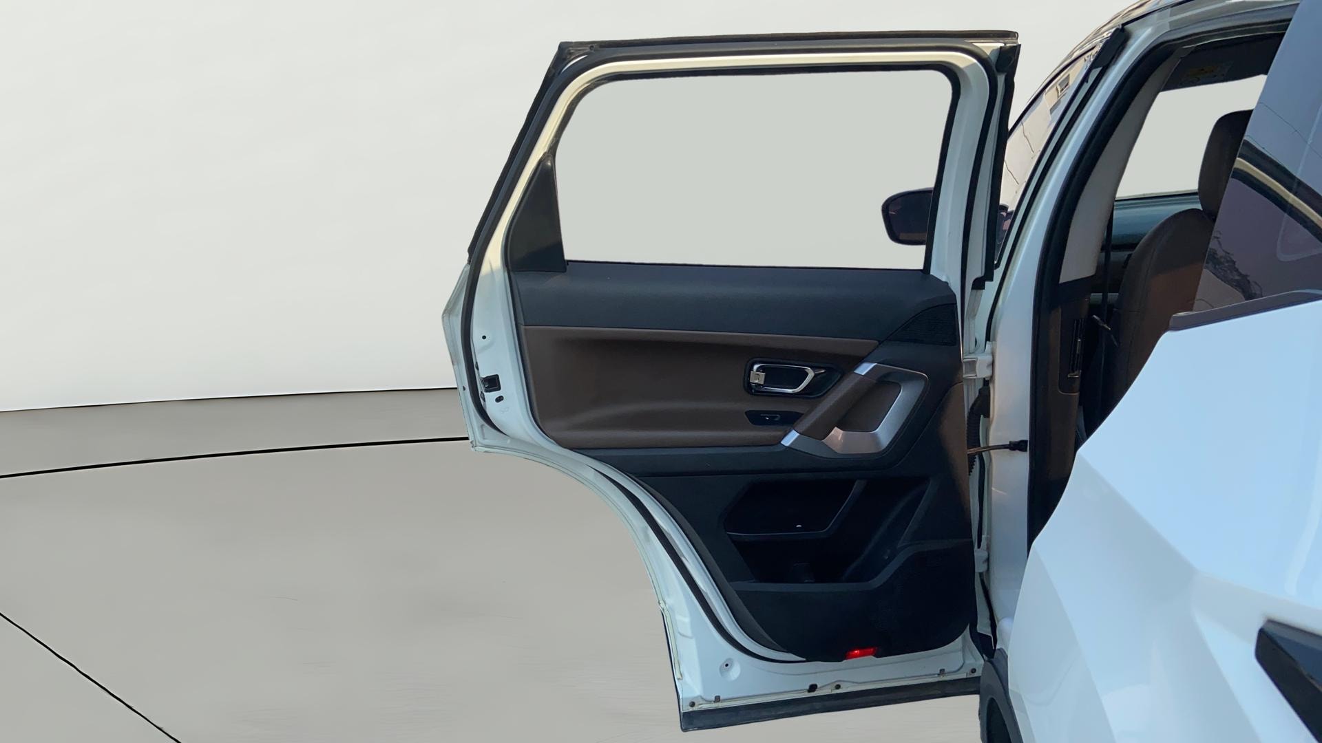 View 2020 Tata Harrier XE Image 23 Used 2020 Tata Harrier XE Image 23