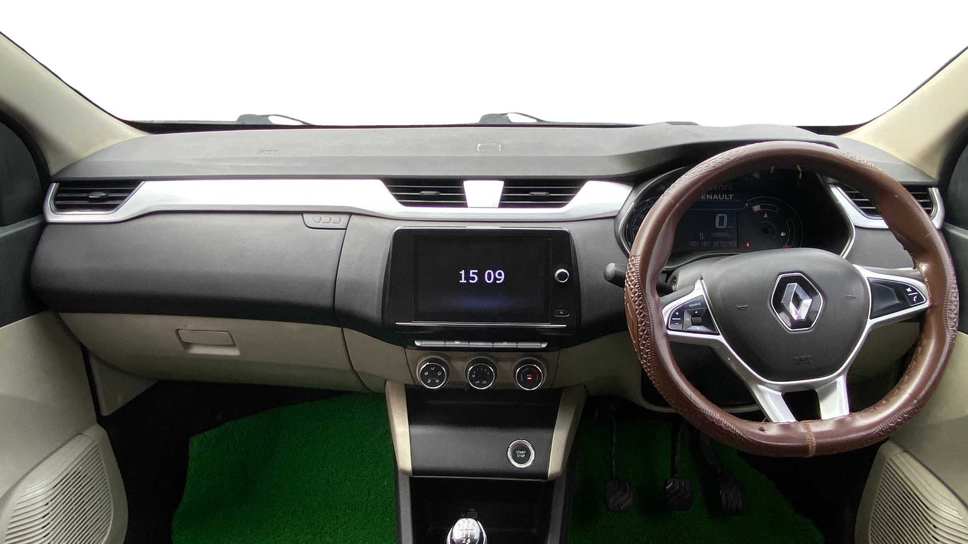 View 2022 Renault Triber RXZ Image 31 Used 2022 Renault Triber RXZ Image 31