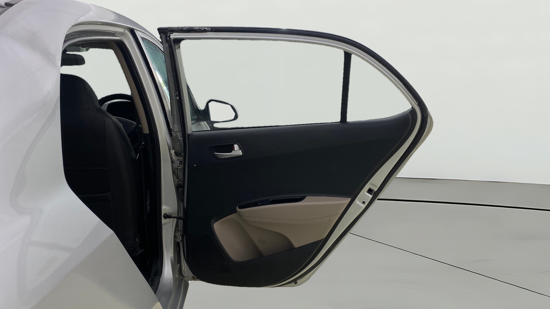 View 2018 Hyundai Xcent S Petrol Image 7 Used 2018 Hyundai Xcent S Petrol Image 7