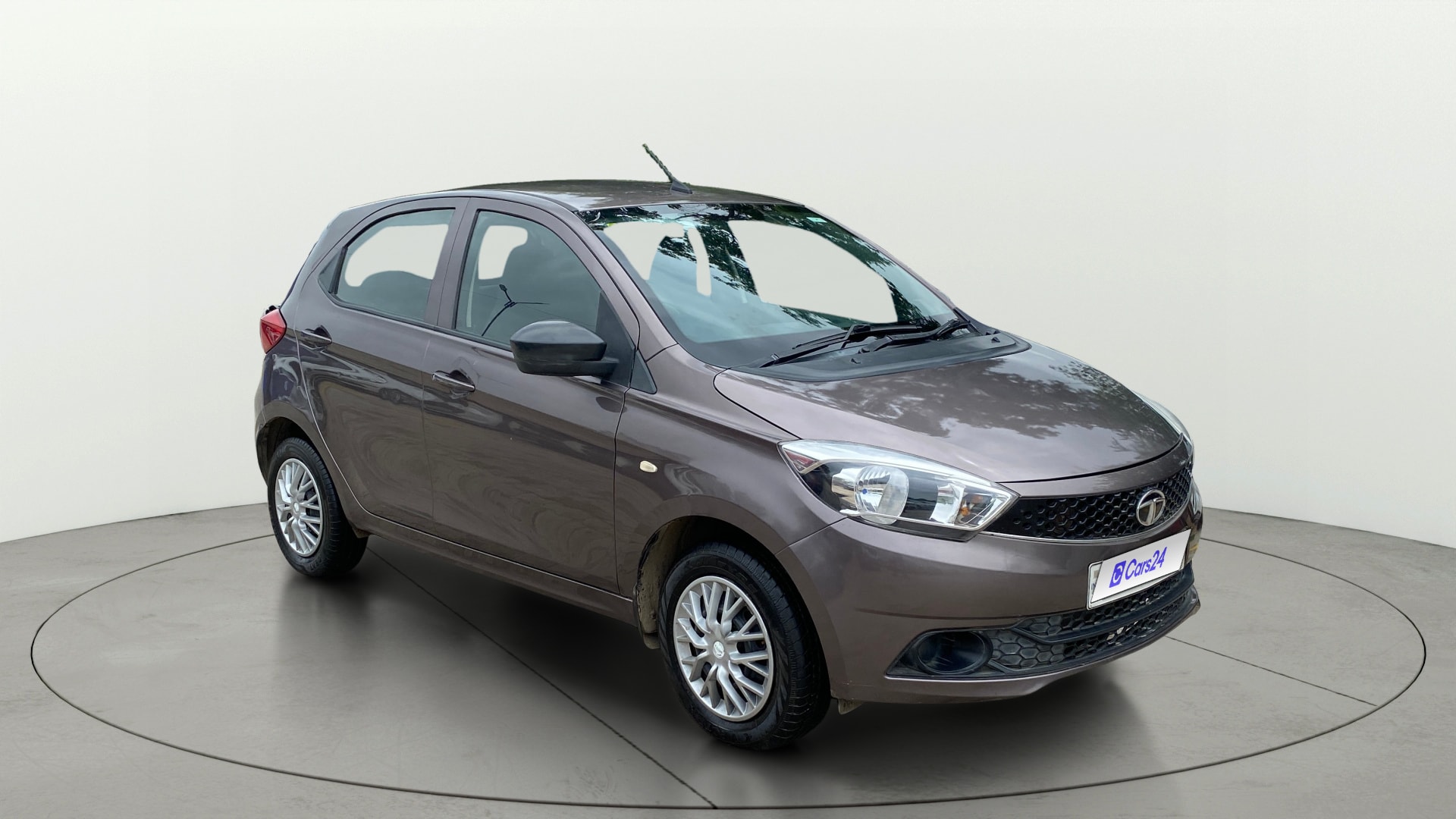 View 2017 Tata Tiago Revotorq XB Image 24 Used 2017 Tata Tiago Revotorq XB Image 24