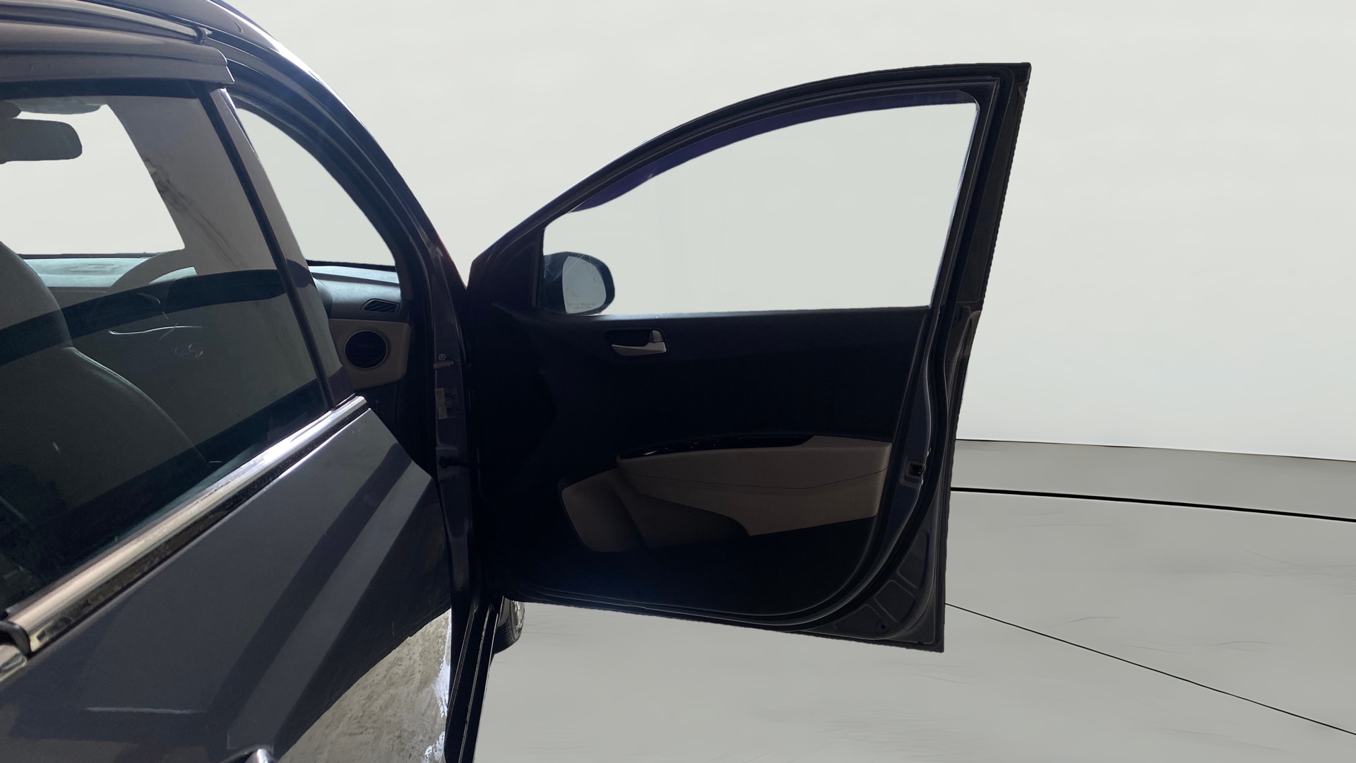 View 2015 Hyundai Grand i10 Sportz 1.2 Kappa Image 44 Used 2015 Hyundai Grand i10 Sportz 1.2 Kappa Image 44