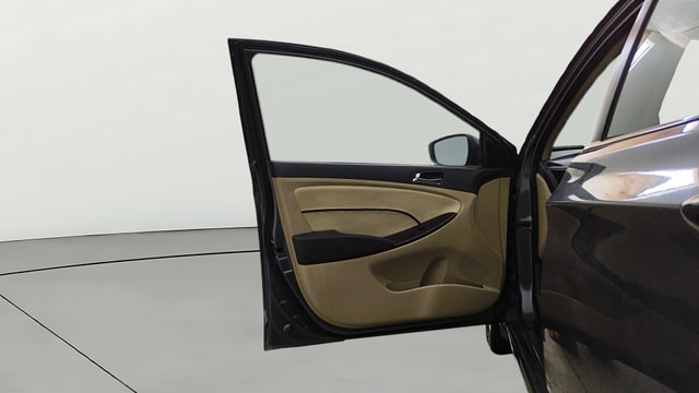 View Hyundai Fluidic Verna Image 31 Used Hyundai Fluidic Verna Image 31