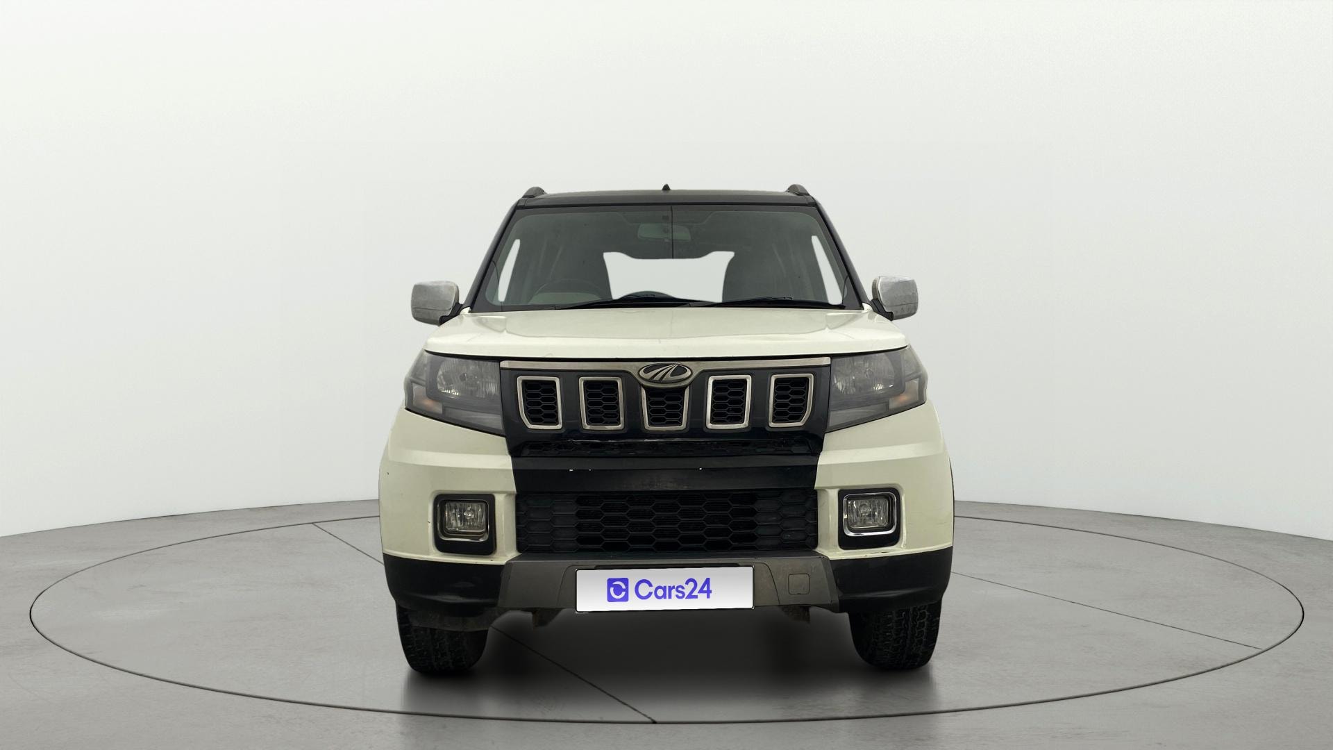 View 2019 Mahindra TUV300 T10 100HP Image 1 Used 2019 Mahindra TUV300 T10 100HP Image 1