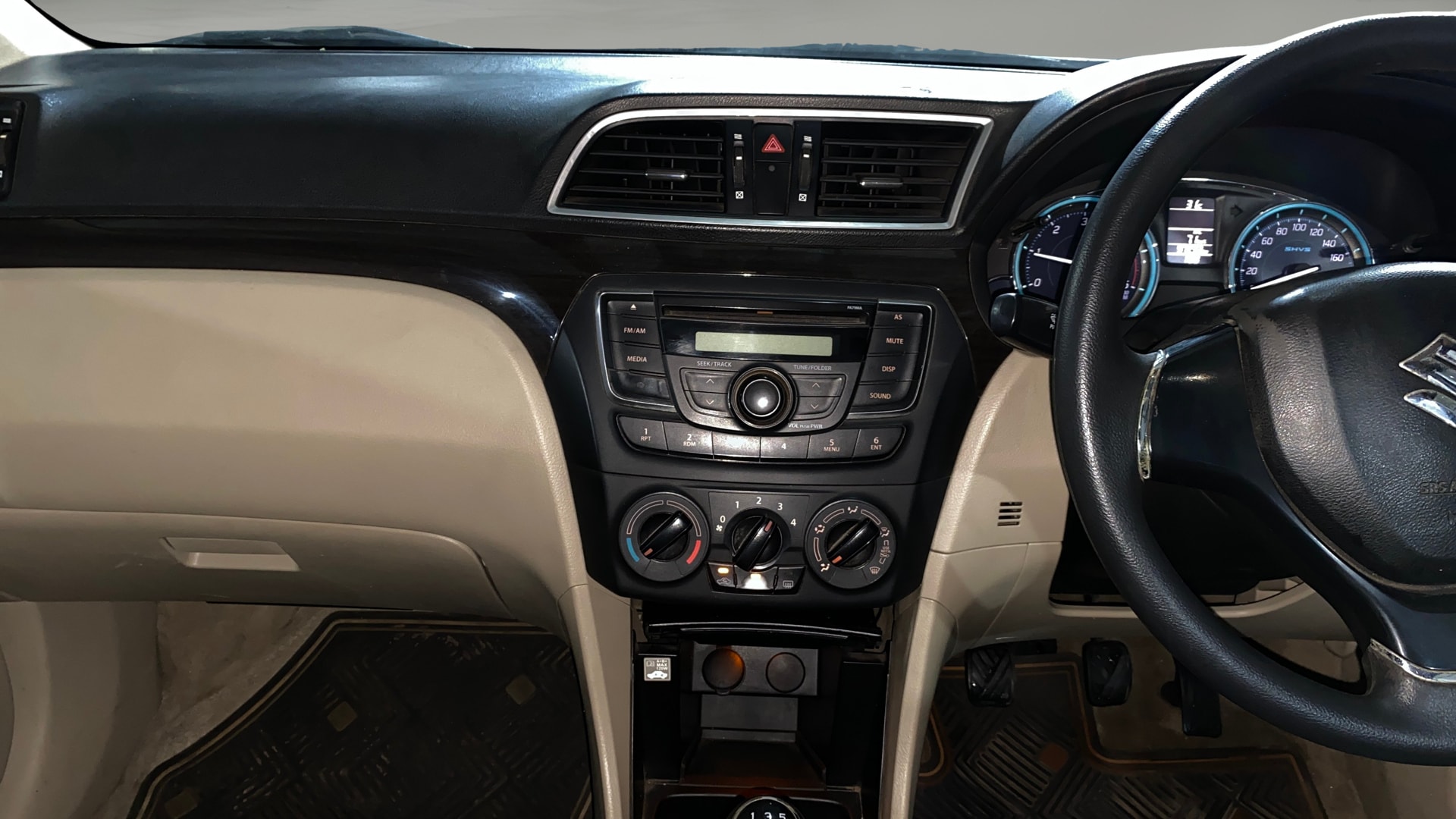 View 2015 Maruti Suzuki 1000 Base Variant Image 17 Used 2015 Maruti Suzuki 1000 Base Variant Image 17