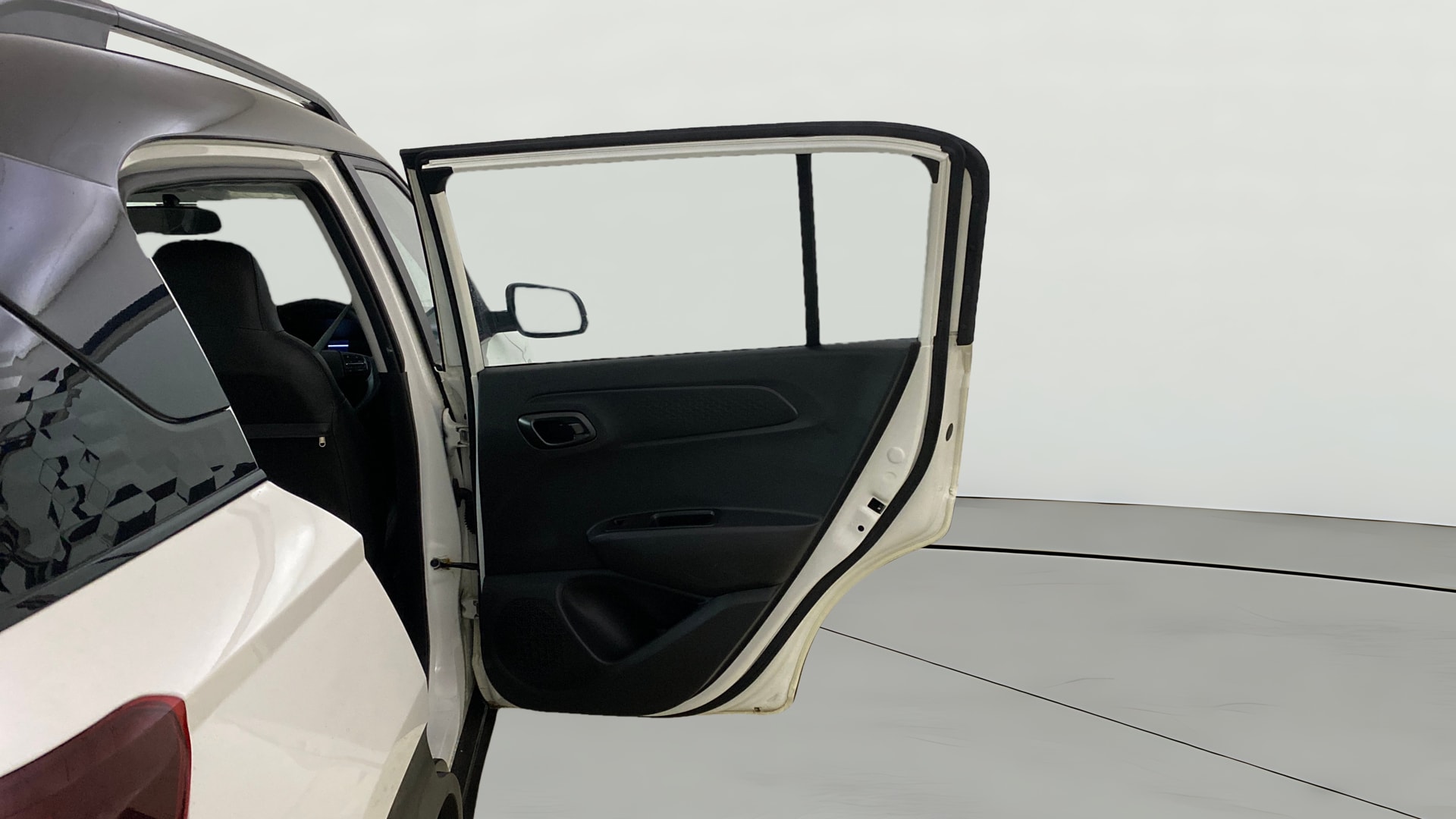 View 2024 Hyundai Exter 1.2 AMT Kappa SX Dual Tone Image 8 Used 2024 Hyundai Exter 1.2 AMT Kappa SX Dual Tone Image 8