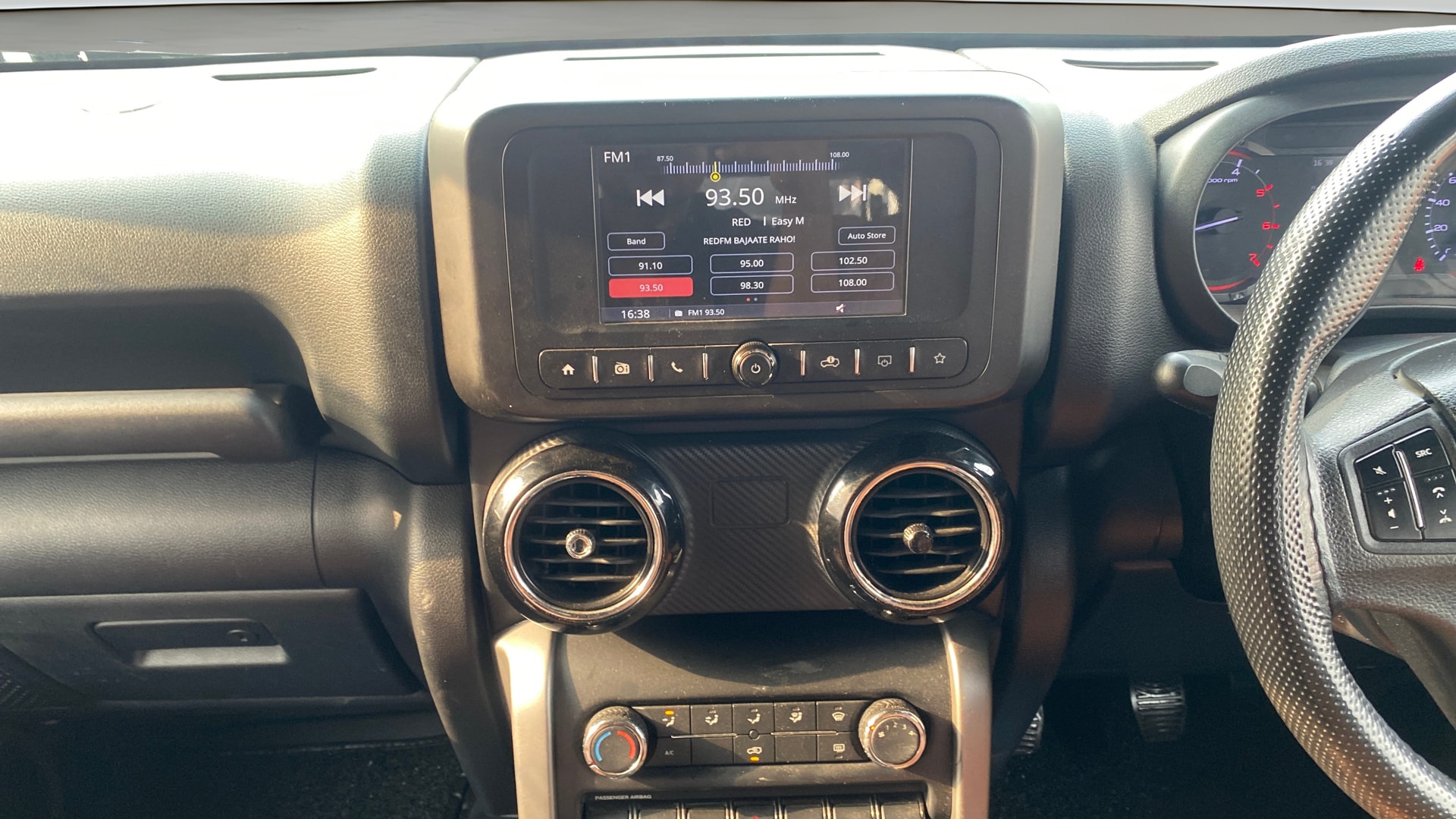 View 2022 Mahindra Thar AX Standard Manual Soft Top 6 Seater Image 18 Used 2022 Mahindra Thar AX Standard Manual Soft Top 6 Seater Image 18
