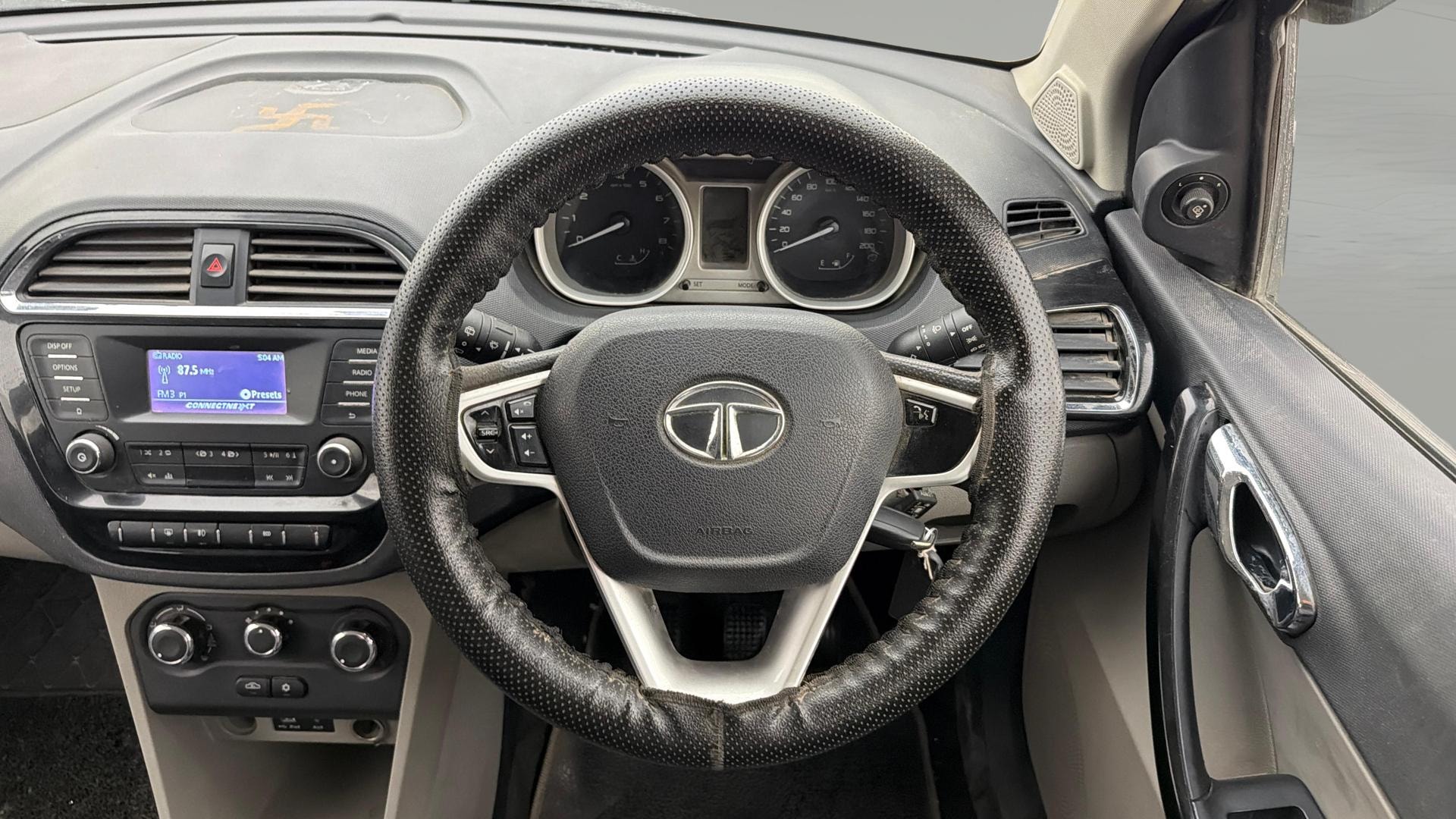 View 2016 Tata Tiago Revotorq XB Image 20 Used 2016 Tata Tiago Revotorq XB Image 20