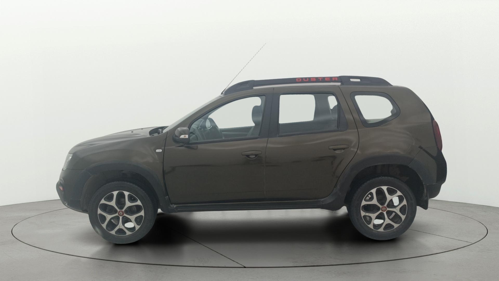 View 2020 Renault Duster 1.3L Turbo Petrol RXS Image 5 Used 2020 Renault Duster 1.3L Turbo Petrol RXS Image 5