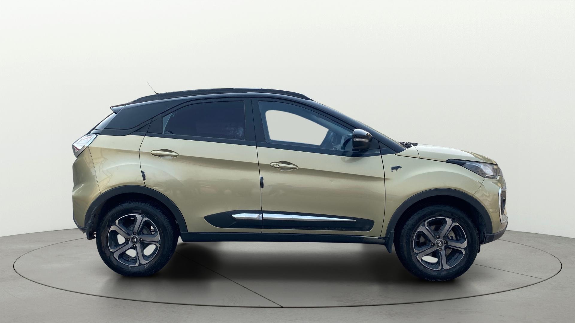 View 2022 Tata Nexon Revotron XE Image 28 Used 2022 Tata Nexon Revotron XE Image 28