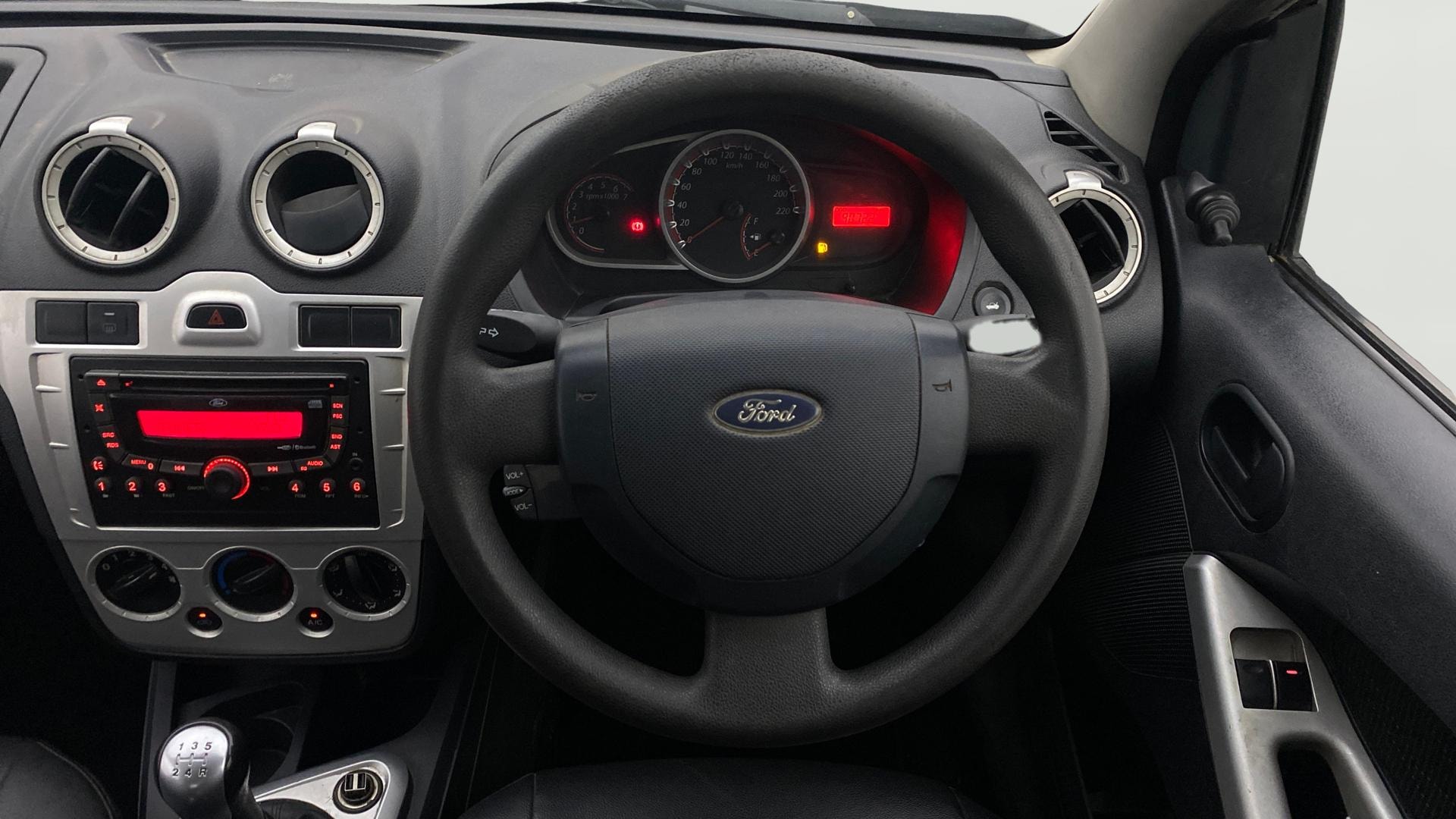 View 2014 Ford Figo 1.2P Ambiente MT BS IV Image 20 Used 2014 Ford Figo 1.2P Ambiente MT BS IV Image 20